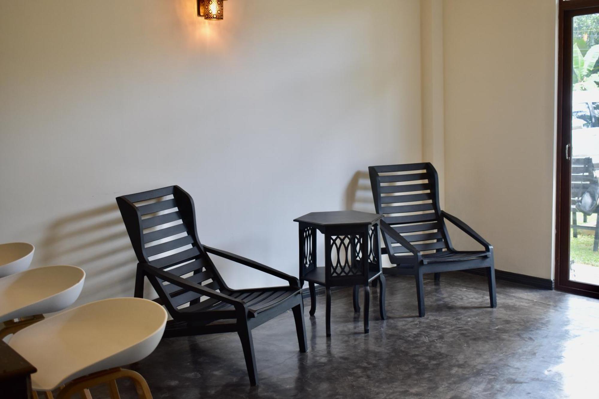 Surf N Summer Hikkaduwa Exterior photo